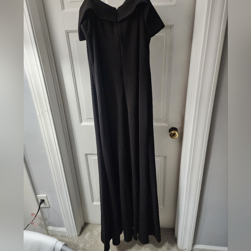 Black Floor Length Gown (Worn Once!) - Picture 5 of 7